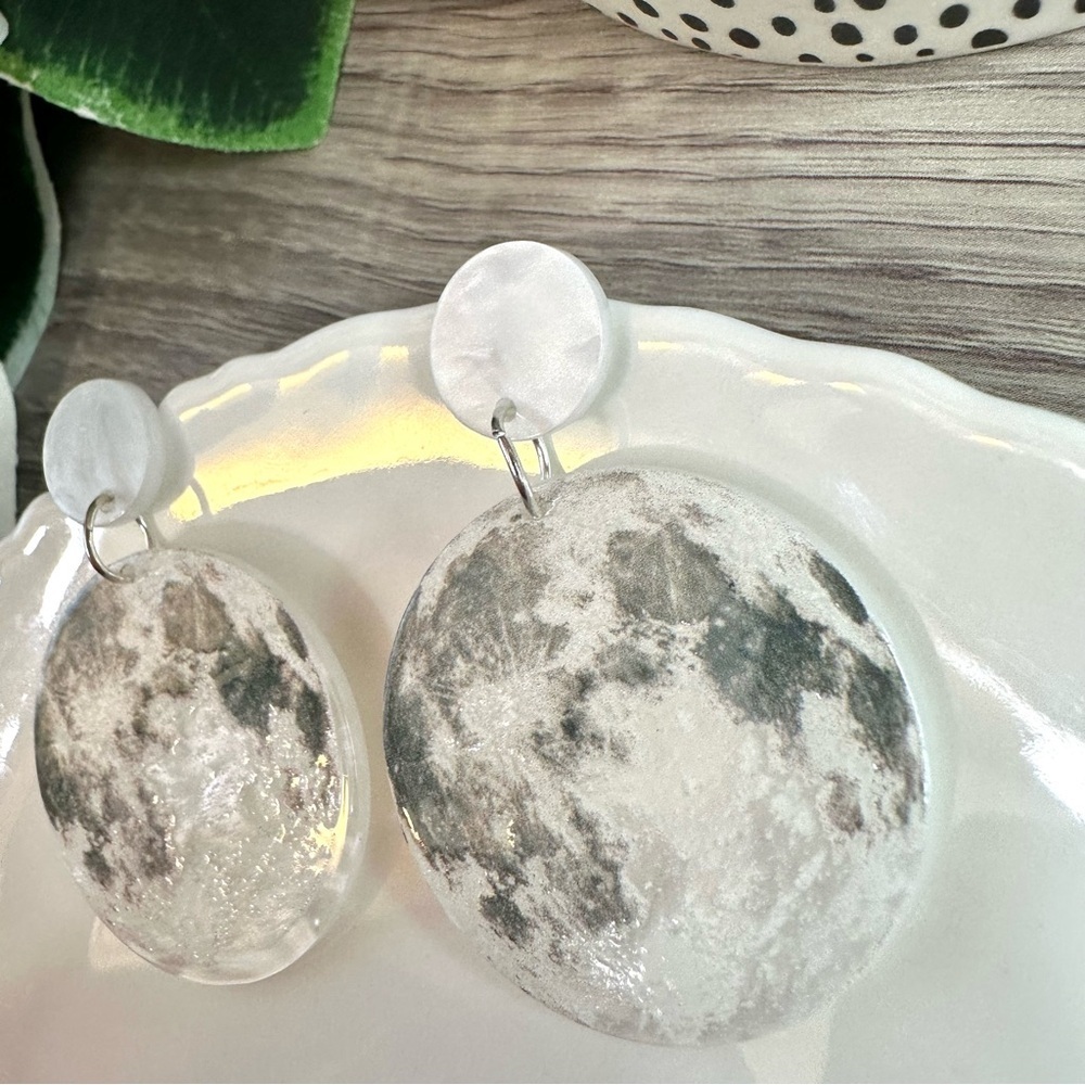 2/$30🌵 Full Moon Acrylic Earrings Night Sky Outer Space Jewelry Gift NEW - Picture 4 of 10